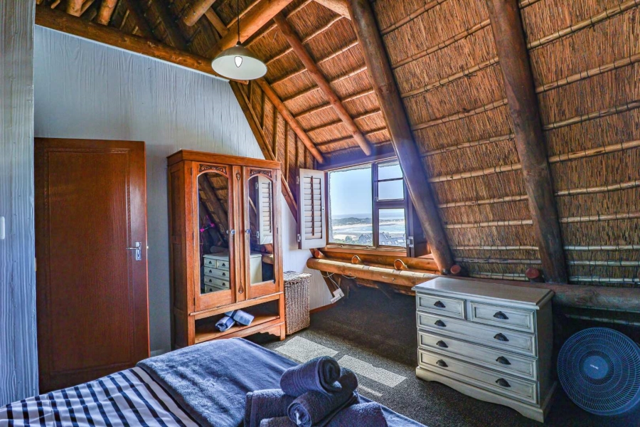 5 Bedroom Property for Sale in Stilbaai Wes Western Cape